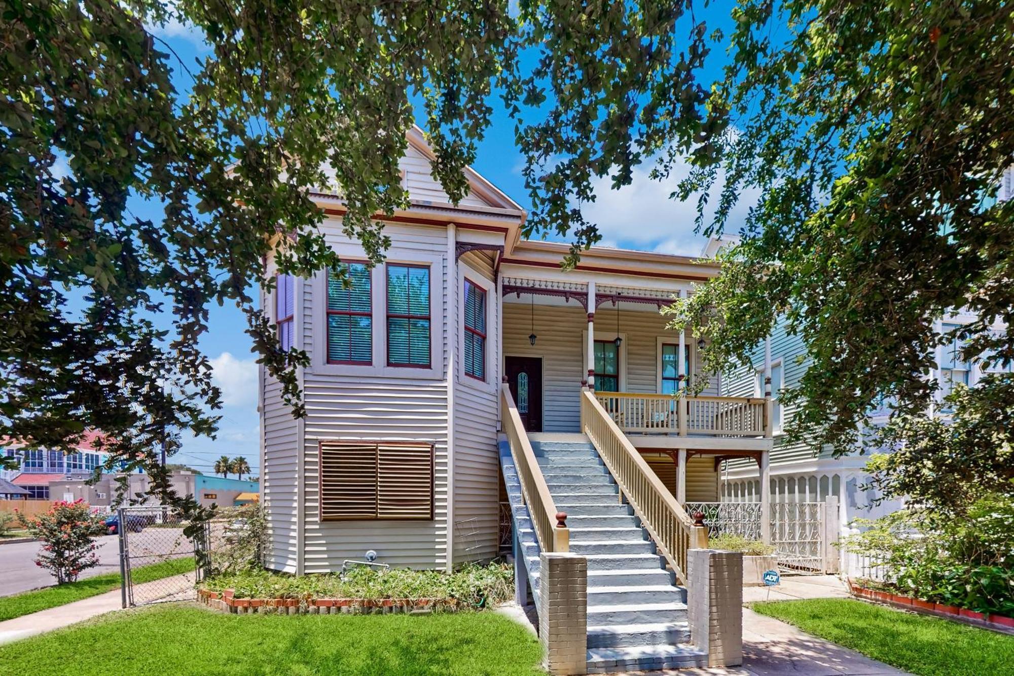 Apartamento Under The Avenue Galveston Exterior foto