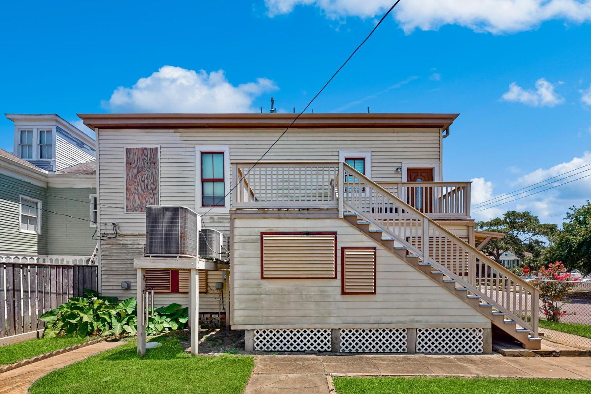 Apartamento Under The Avenue Galveston Exterior foto